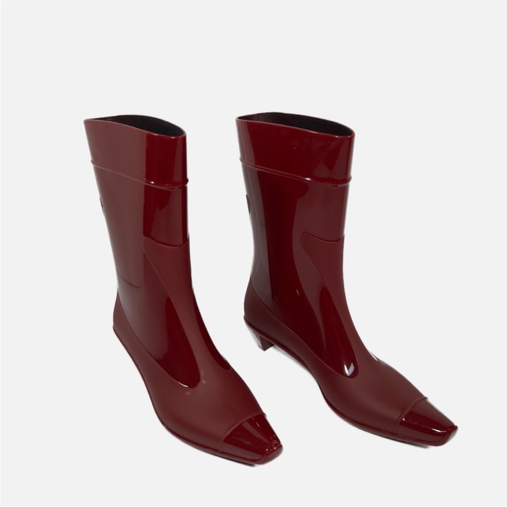 Jeffrey Campbell DRENCH Women, Glossy
Burgundy Rain Boots. Size 8. New. - Picture 3 of 7